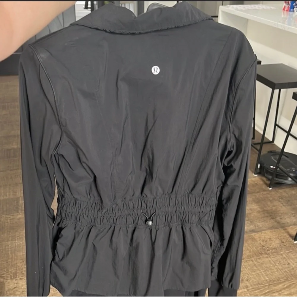 Lululemon | Jacket - Picture 3 of 4